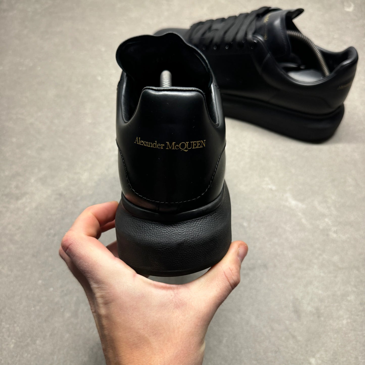 Alexander McQueen "Black"
