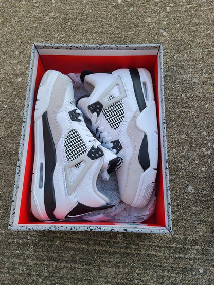Air Jordan 4 "Military Black"