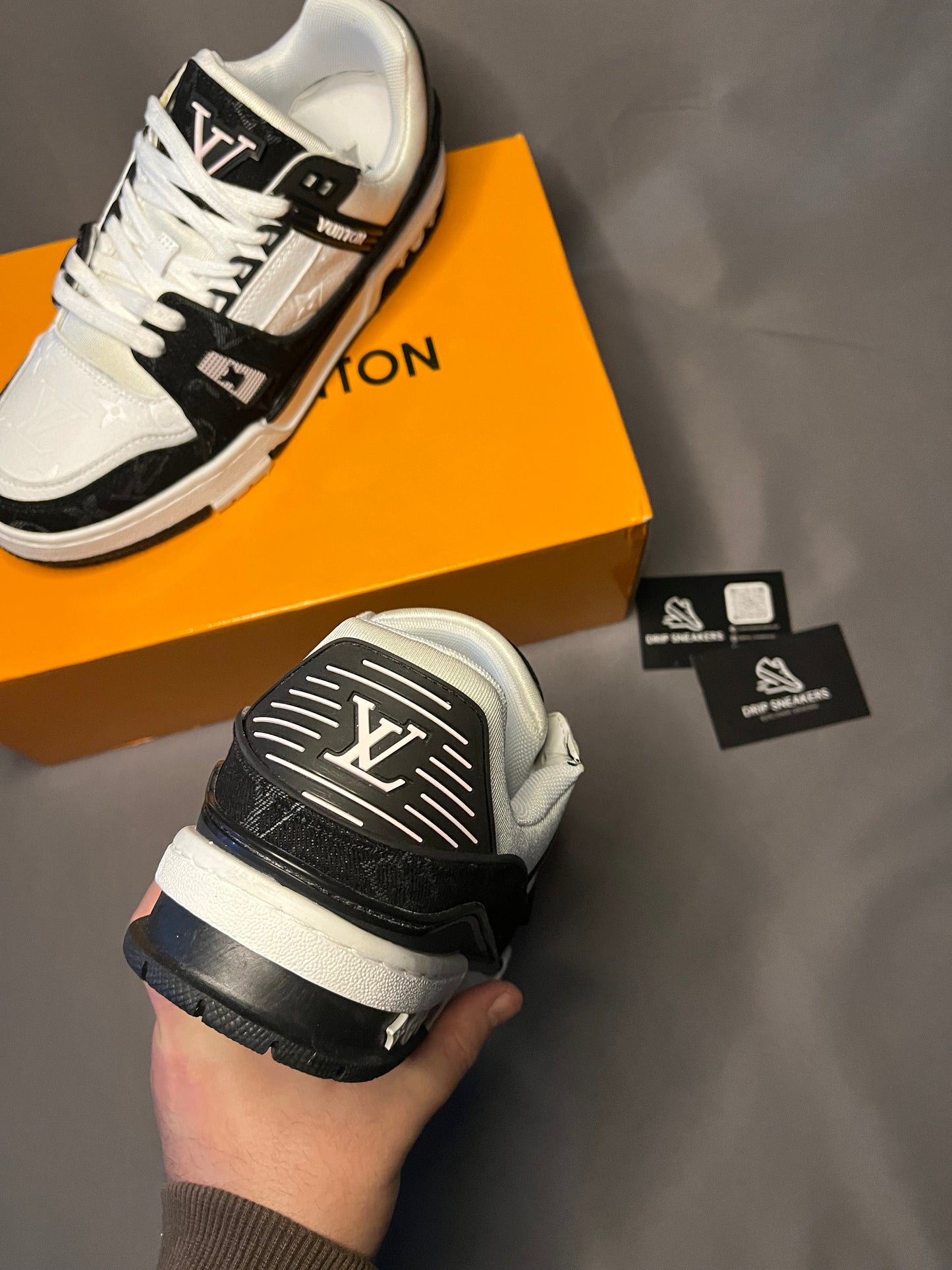 LV Trainer "Black and White"