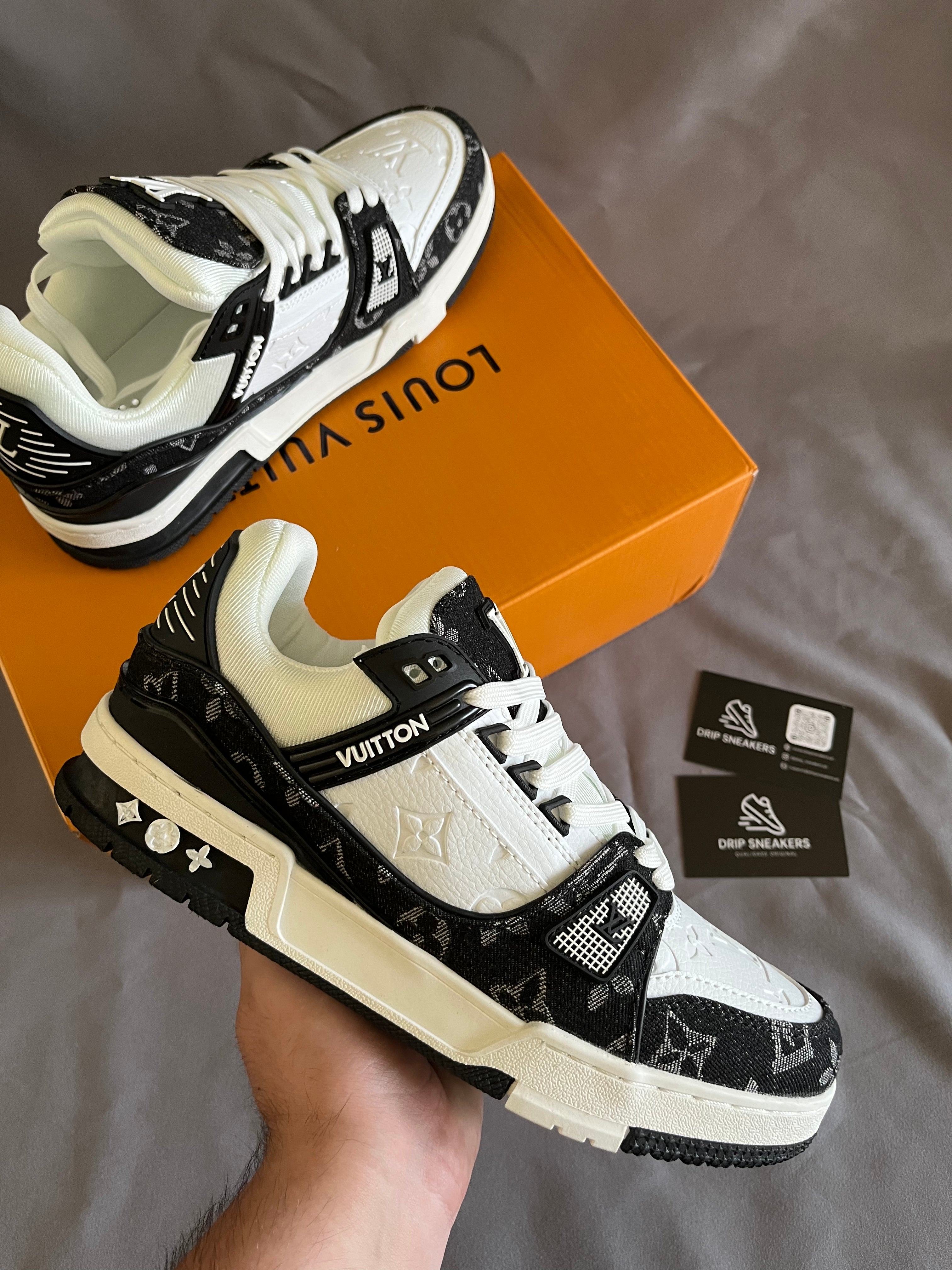 LV Trainer "Black and White"