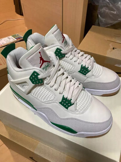 Air Jordan 4 "Pine Green"